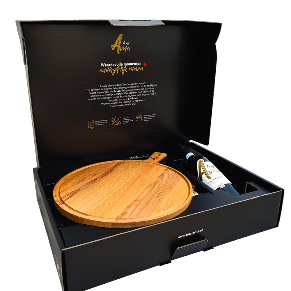 Ama la Vita serving board open with the lid open