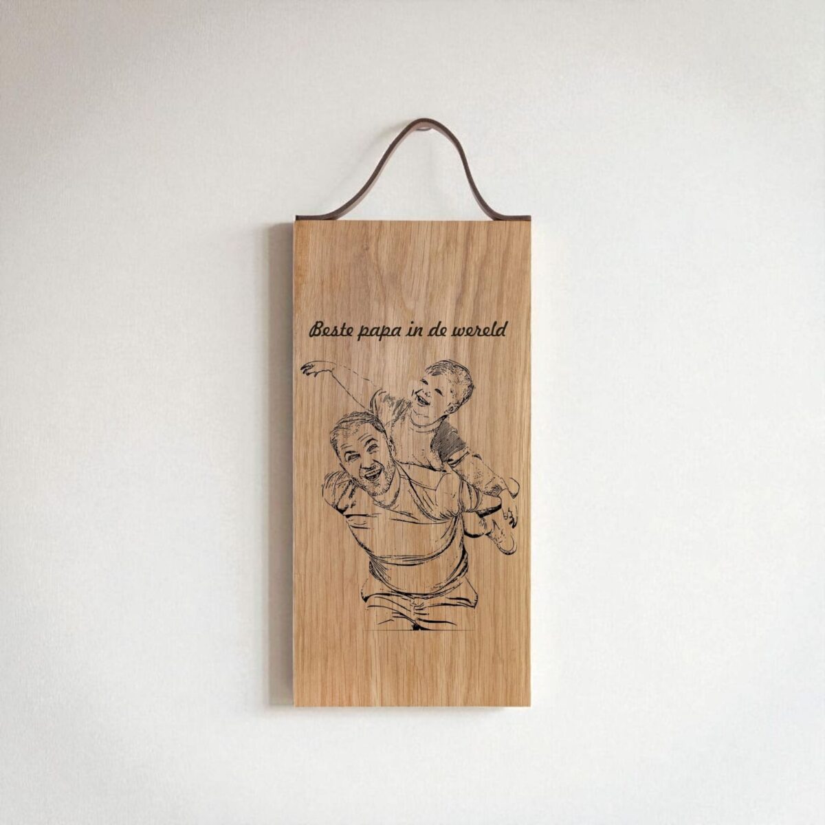 1x hout graveren - eiken - met leren handvat - 33x16 cm